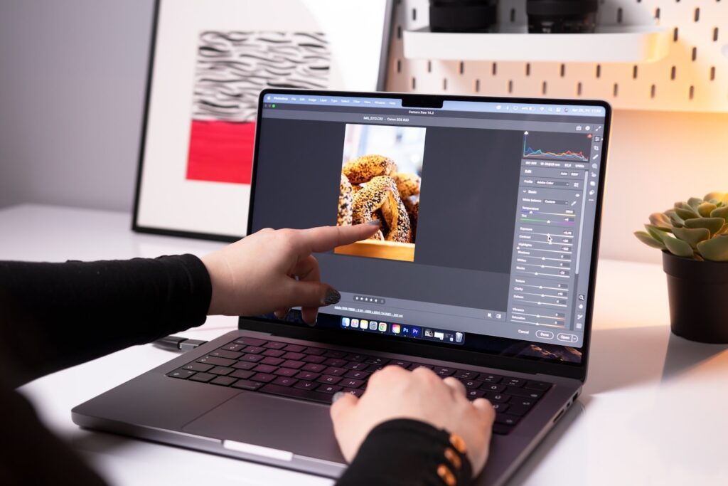 A Day in the Life of a YouTuber Featured Image 4 1024x683